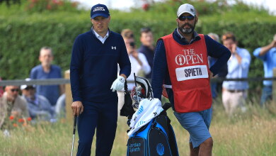 spieth_1920_open21_d1_caddie.jpg