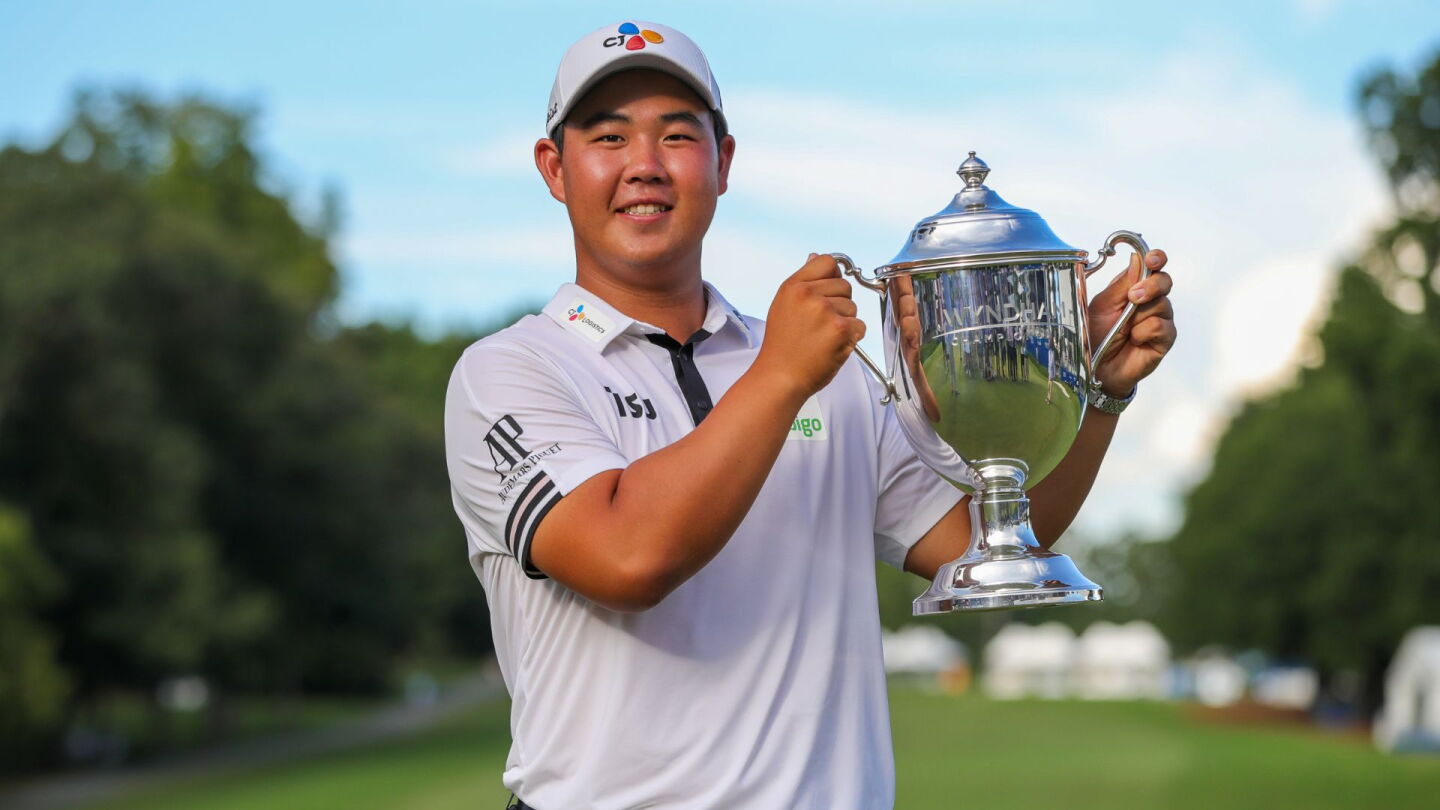 kim_1920_wyndham22_D4_trophy.jpg