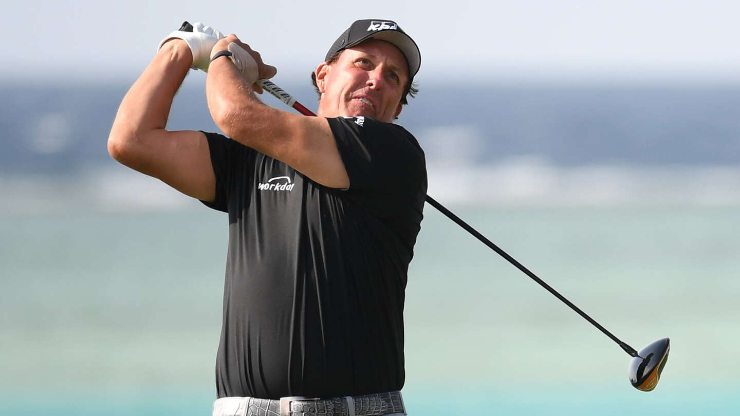 mickelson_1920_saudi20_d4.jpg
