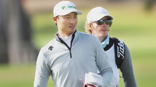 li_1920_pga20_d2_caddie.jpg