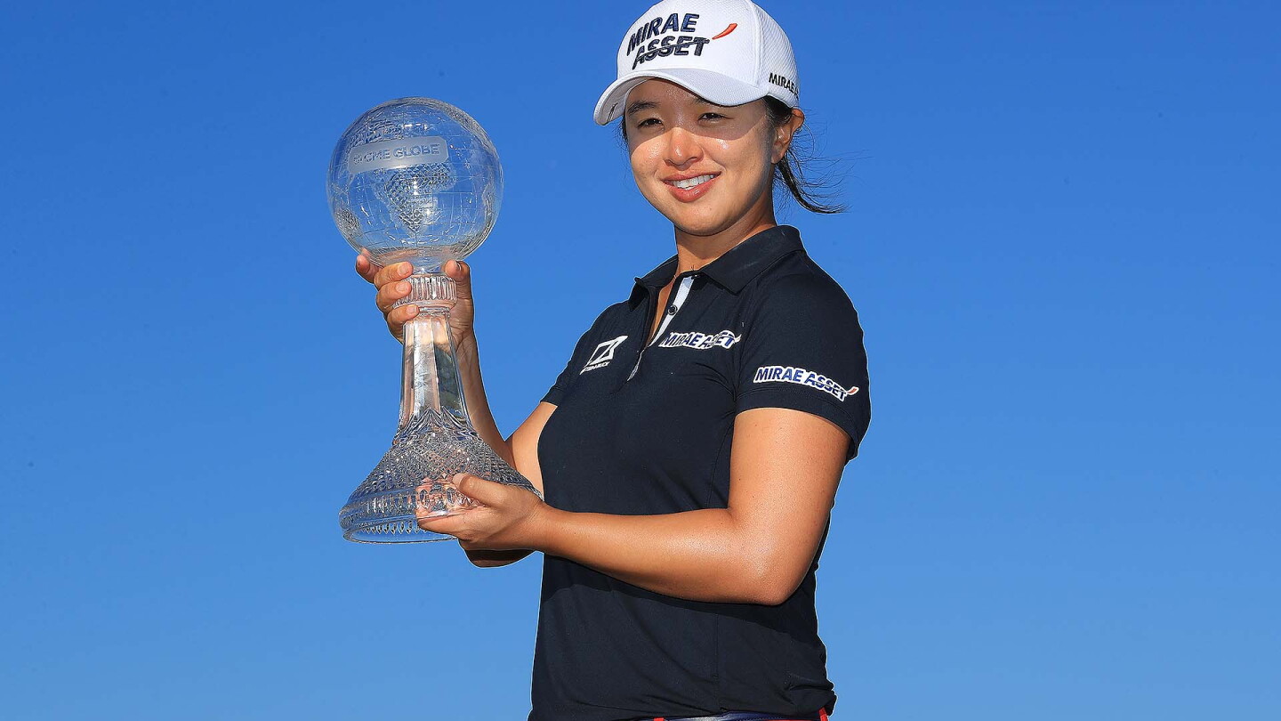 sykim_1920_cme19_win_trophy.jpg