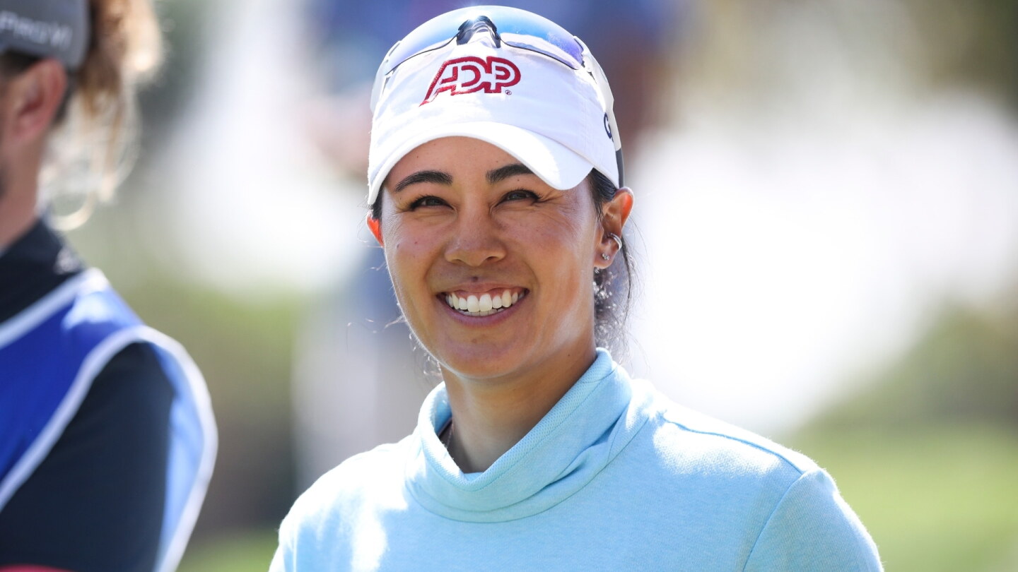 Kang_1920_22_smile.jpg