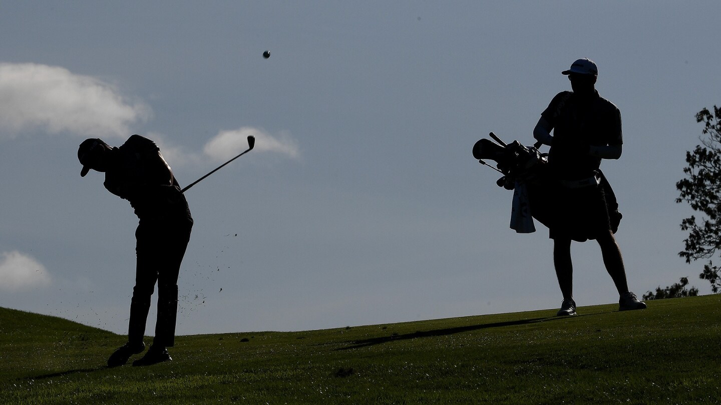 lipsky_1920_bmwpga19_wed_app_silhouette.jpg