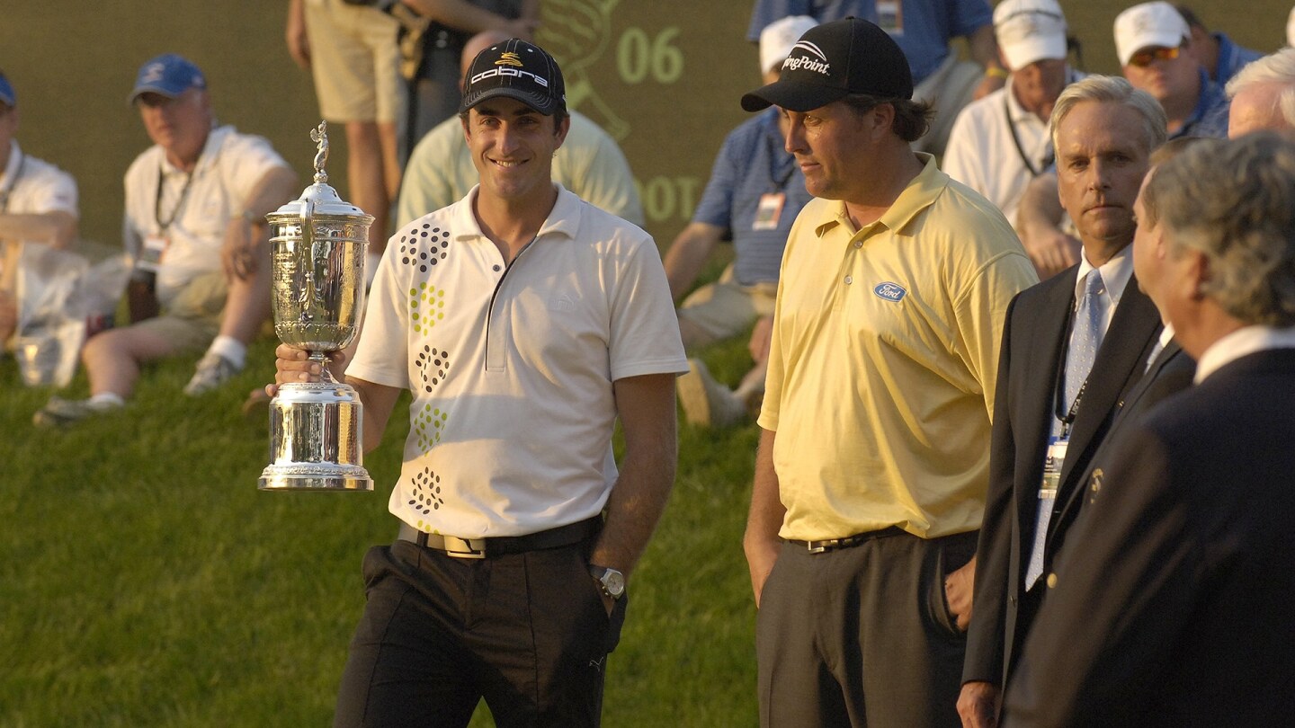 ogilvy_1920_usopen06_trophy_mickelson.jpg