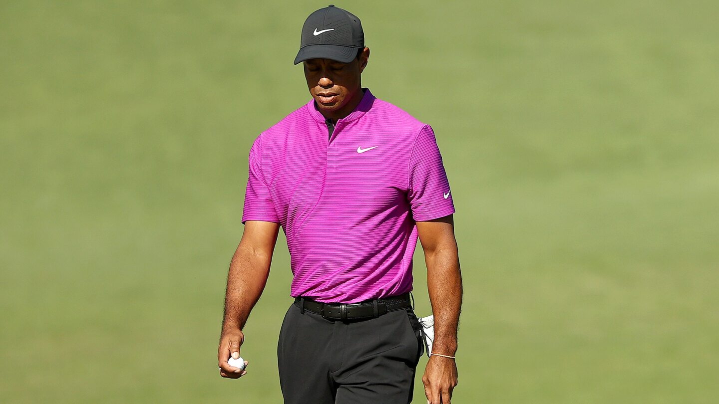 woods_1920_masters20_d3_walking_headdown.jpg