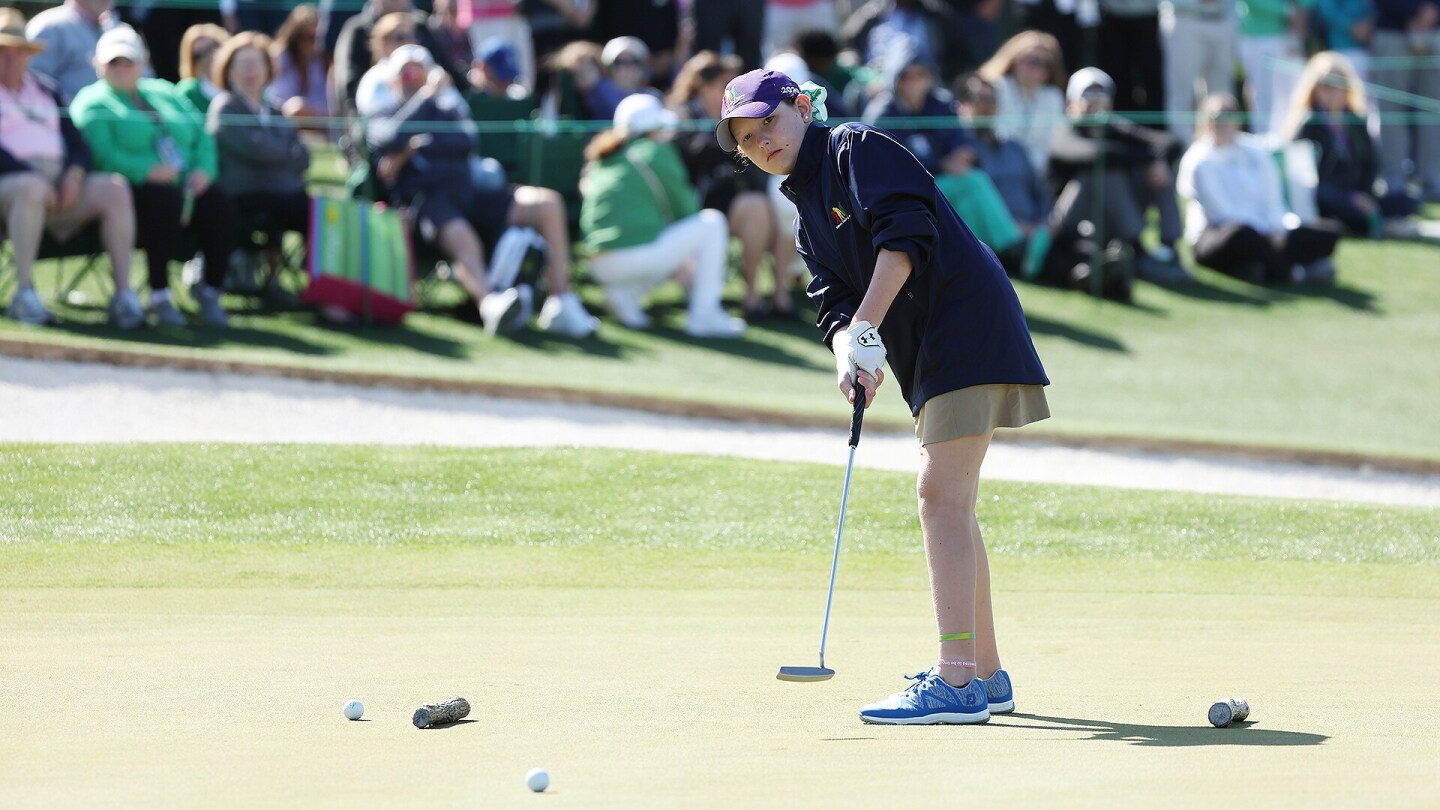 martin_1920_dcp22_putting.jpg