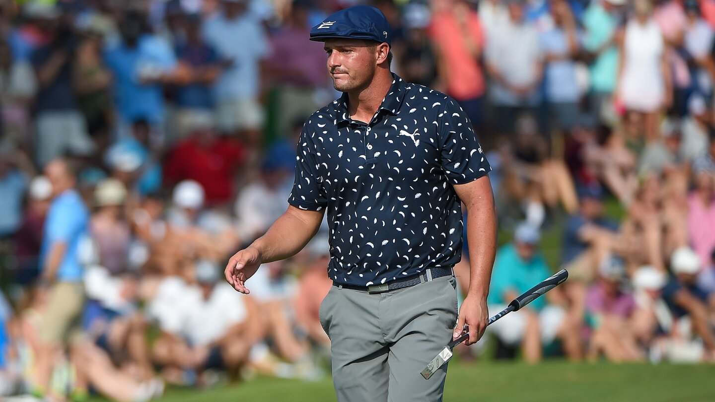 dechambeau_1920_stjude21_d4_green_fans.jpg