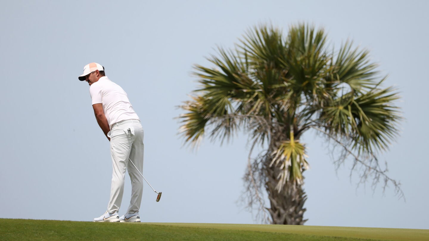 koepka_1920_pga21_d3_tree.jpg