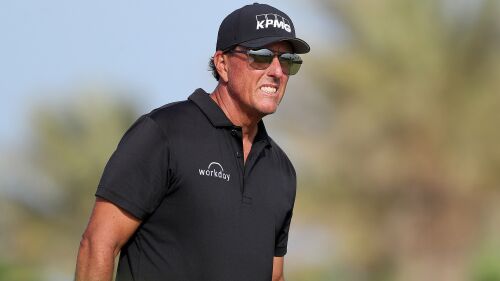 mickelson_1920_saudi22_grimace.jpg