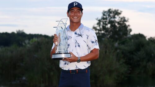 Suh_1920_KFTourChamp22_D4_Trophy.jpg