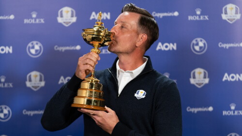 stenson_1920_ryder23_trophy.jpg