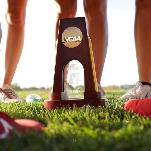 ncaa_w_trophy_1920.jpg