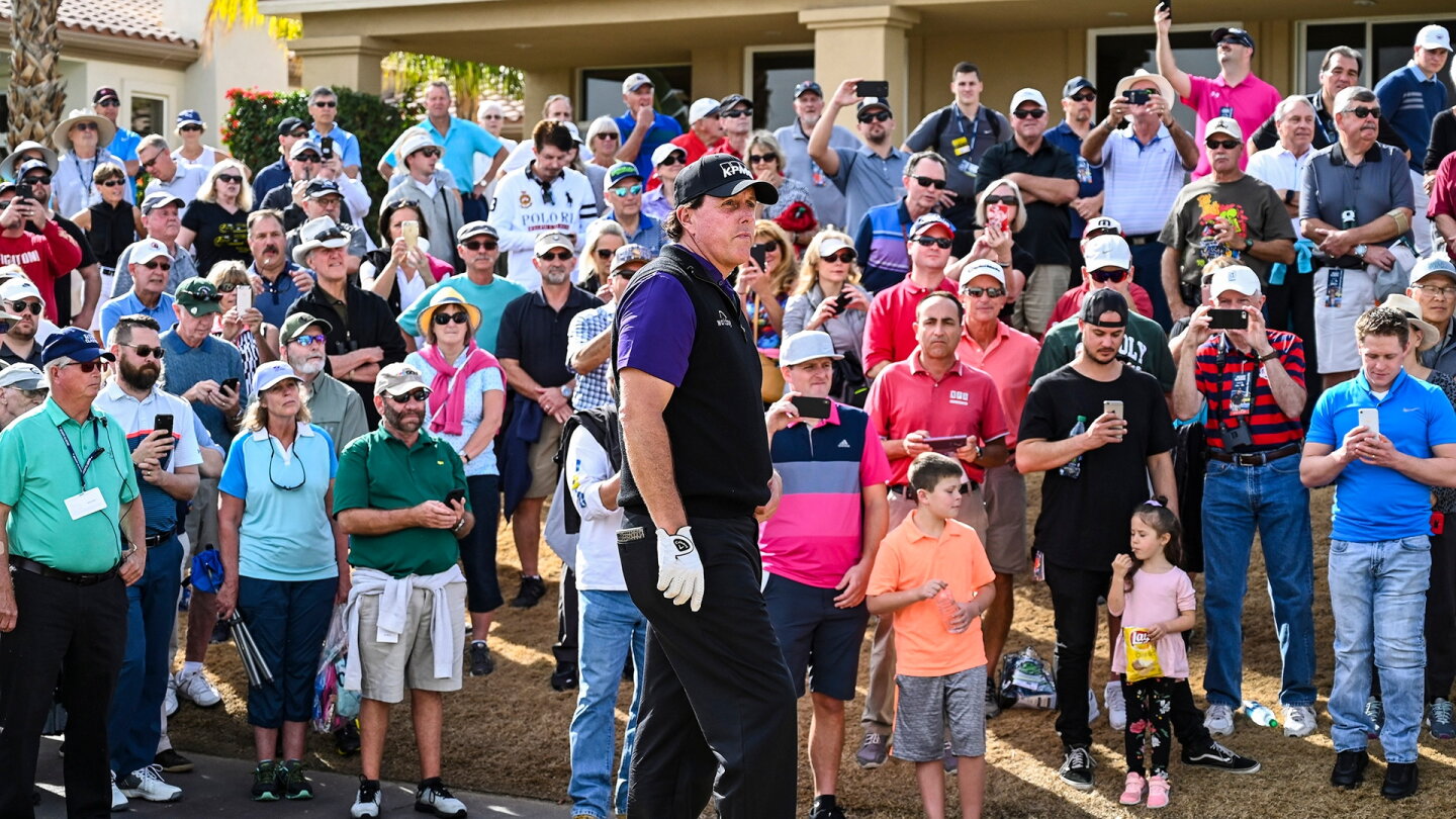 mickelson_fans_1920_wmpo.jpg
