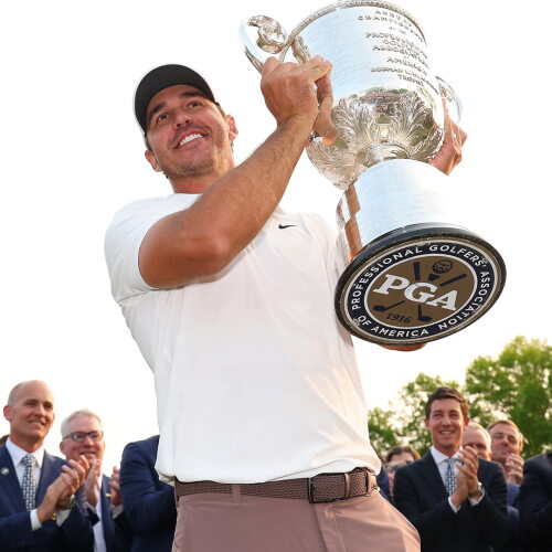koepka_1920_pga23_d4_trophy.jpg