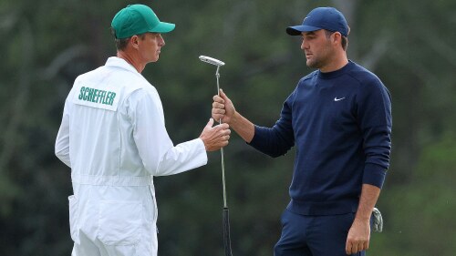 scheffler_1920_masters22_d2_caddie.jpg