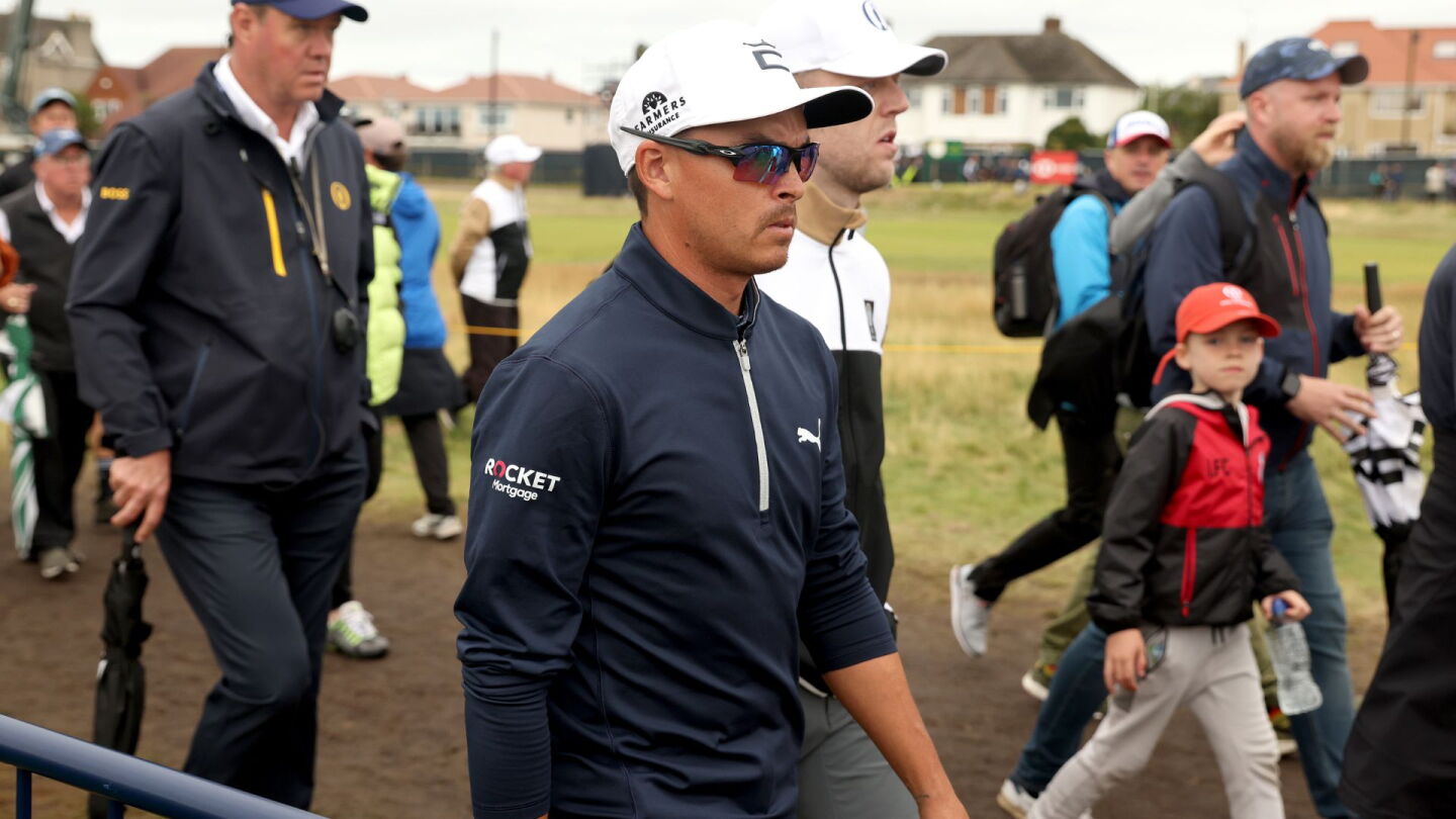 fowler_1920_open23_d2_fans.jpg