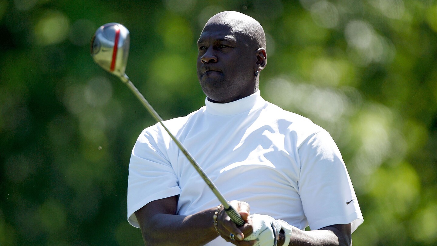 michael_jordan_1920_swing_2010.jpg