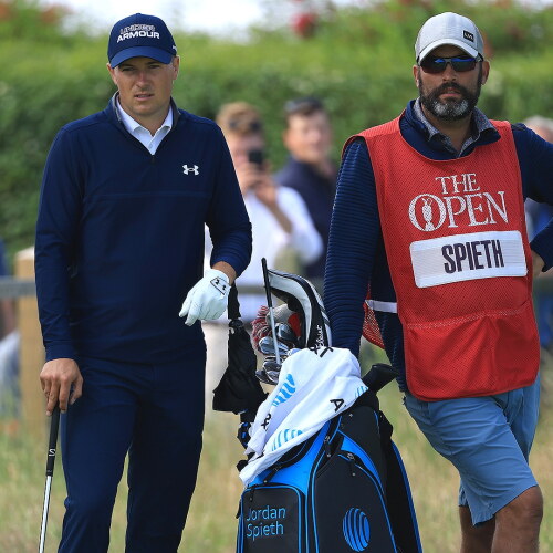 spieth_1920_open21_d1_caddie.jpg