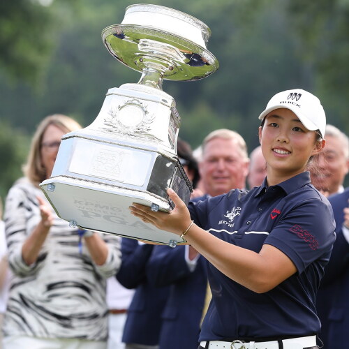 yin_1920_kpmg23_d4_trophy.jpg
