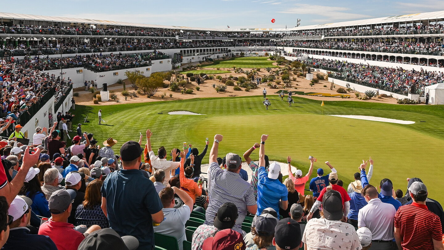 crowd_1920_wmpo20_d1_16th.jpg