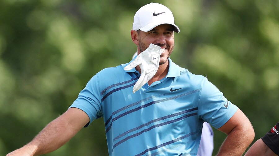 koepka_1920_usopen22_mon_iso_glove_mouth.jpg