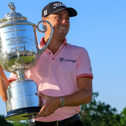 Thomas_1920_pga22_d4_trophy.jpg