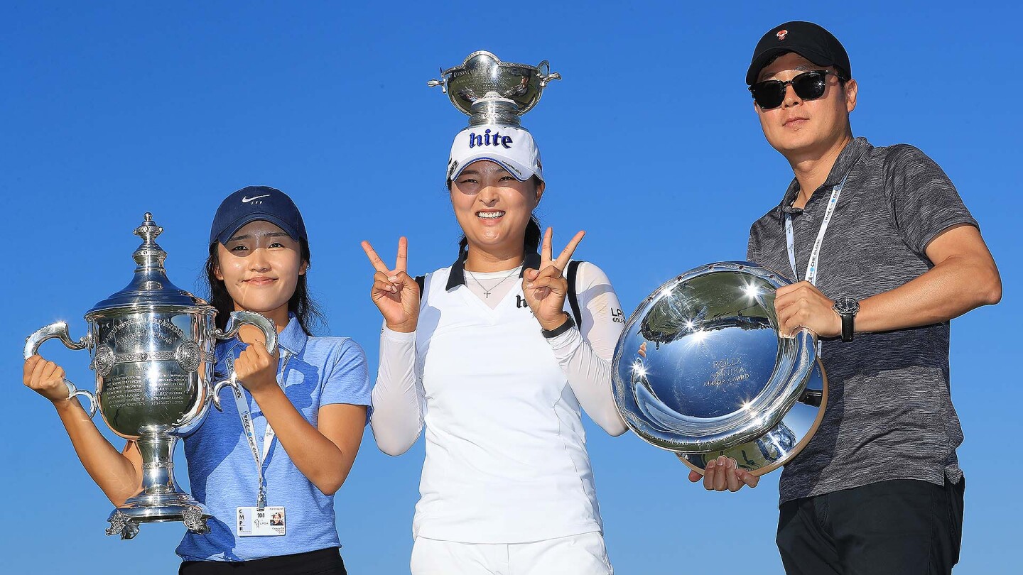 jyko_1920_cme19_d4_trophies.jpg