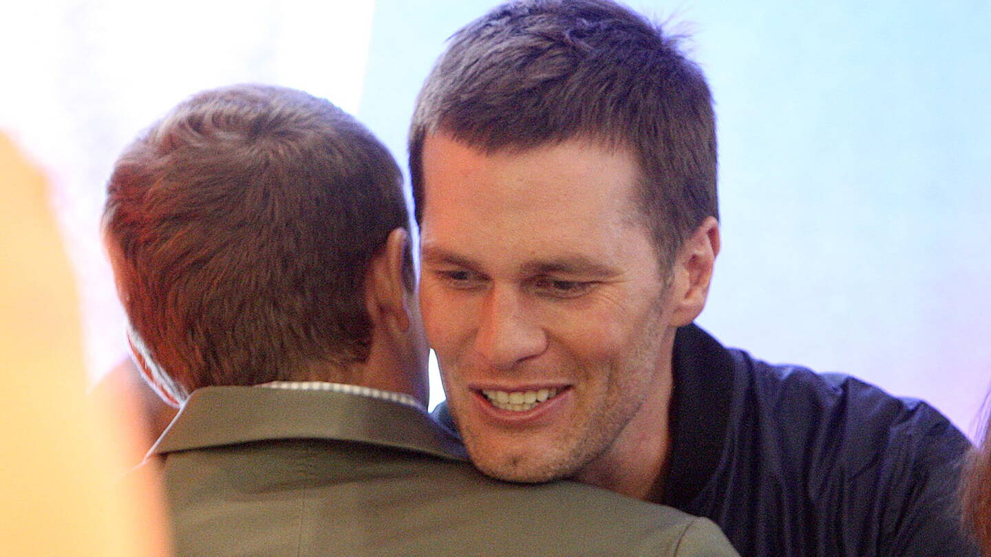 brady_spieth_hug_1920.jpg