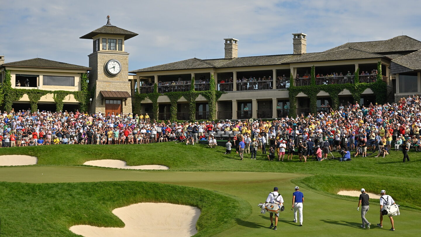 clubhouse_1920_memorial22.jpg