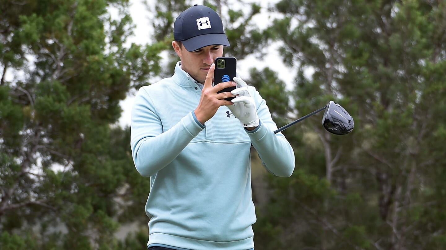 spieth_1920_phone.jpg