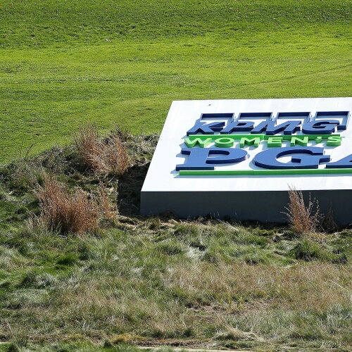 green_1920_kpmg20_wed_sign.jpg