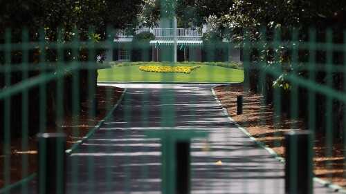 clubhouse_1920_masters20_gate_closed.jpg