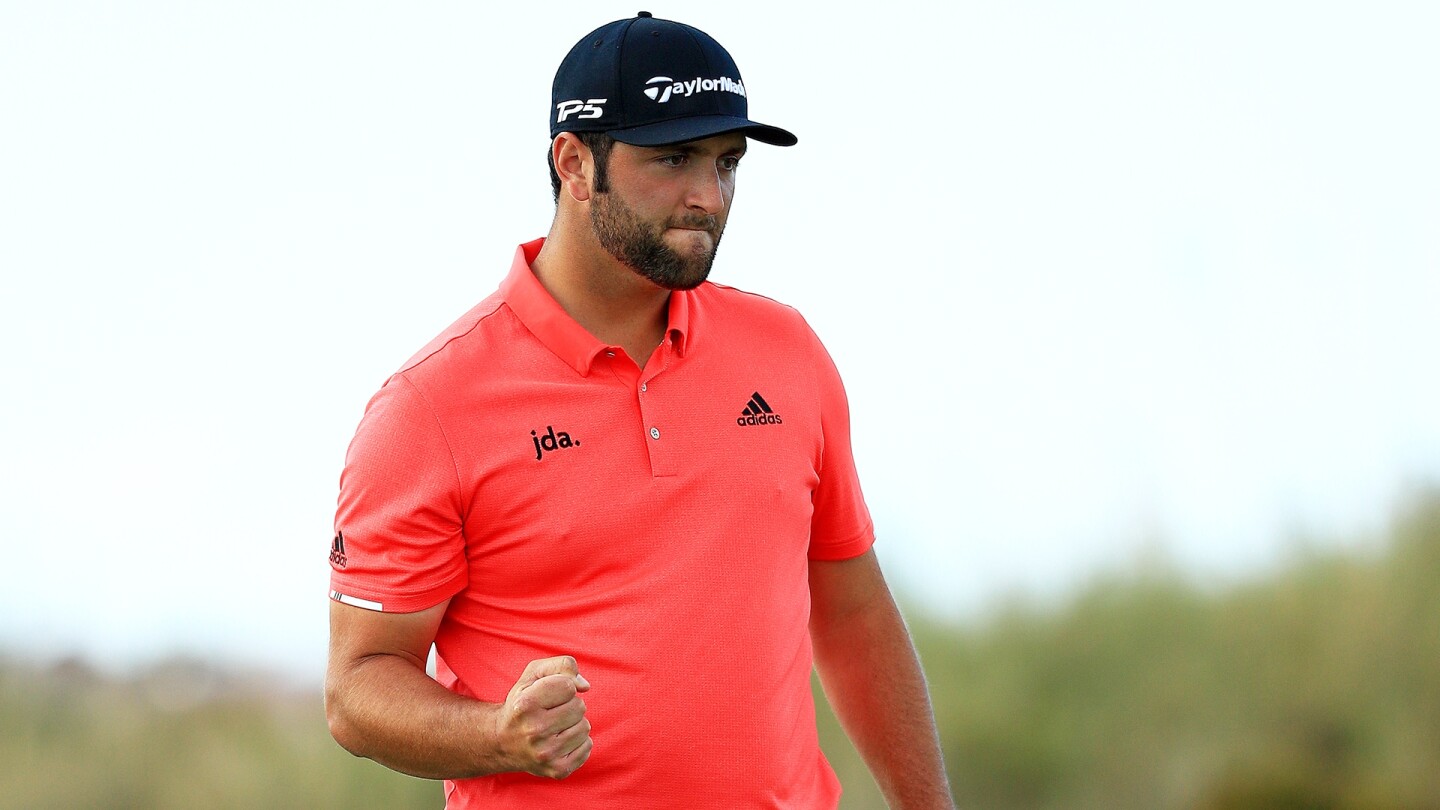 rahm_1920_hero19_d4_fistpump.jpg