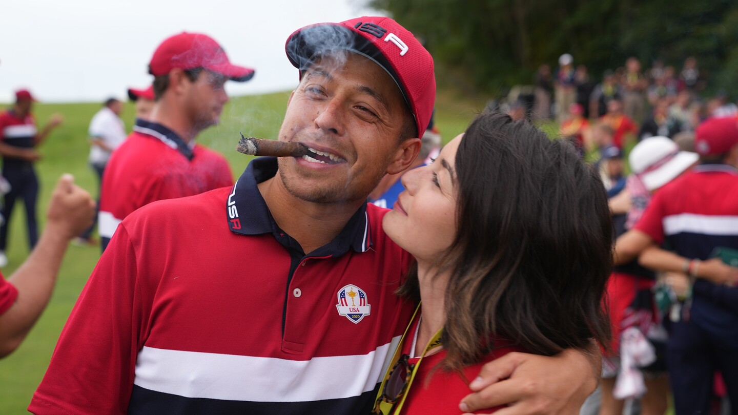 schauffele_1920_ryder21_cigar.jpg