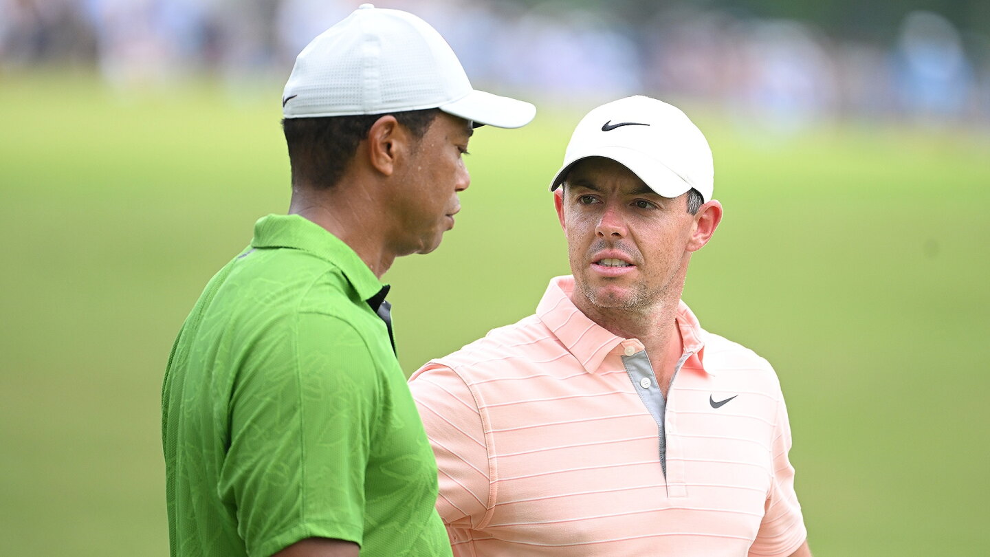 mcilroy_1920_pga22_d2_woods.jpg