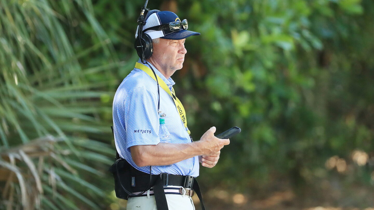love_1920_announcer_headset.jpg