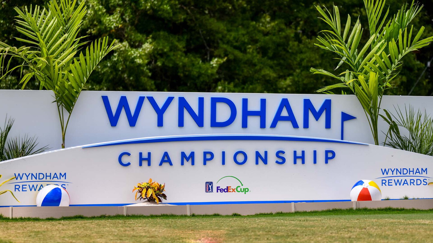 wyndham_sign_1920.jpg
