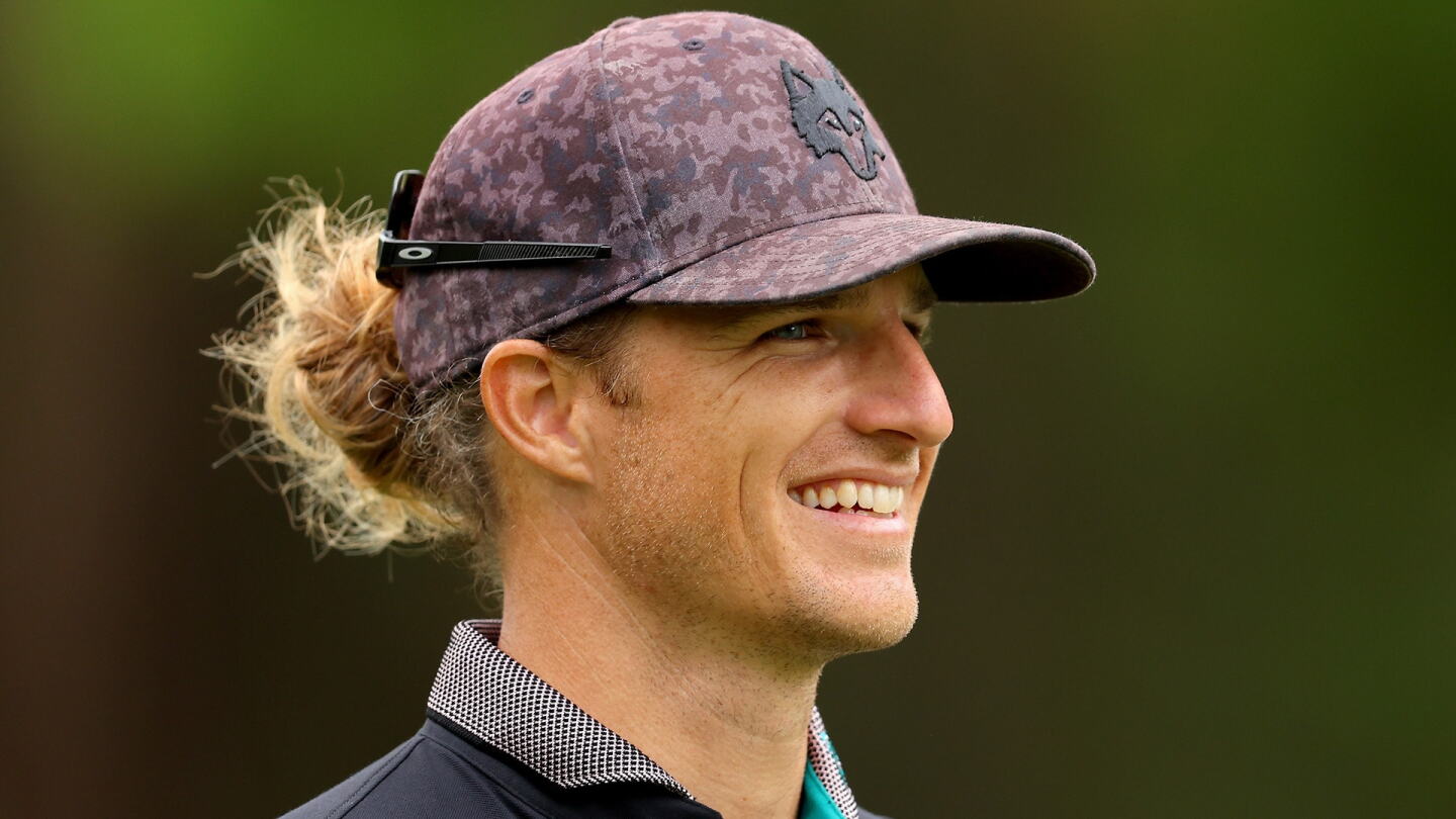 Hoffmann_1920_Smile.jpg