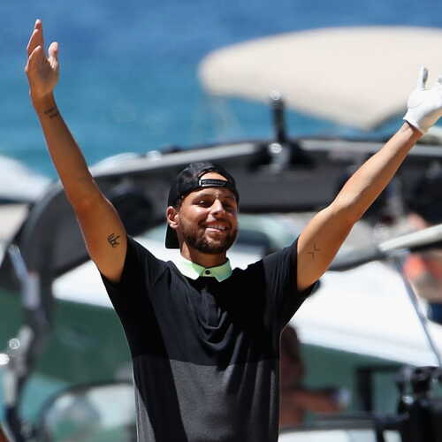 curry_1920_acc20.jpg