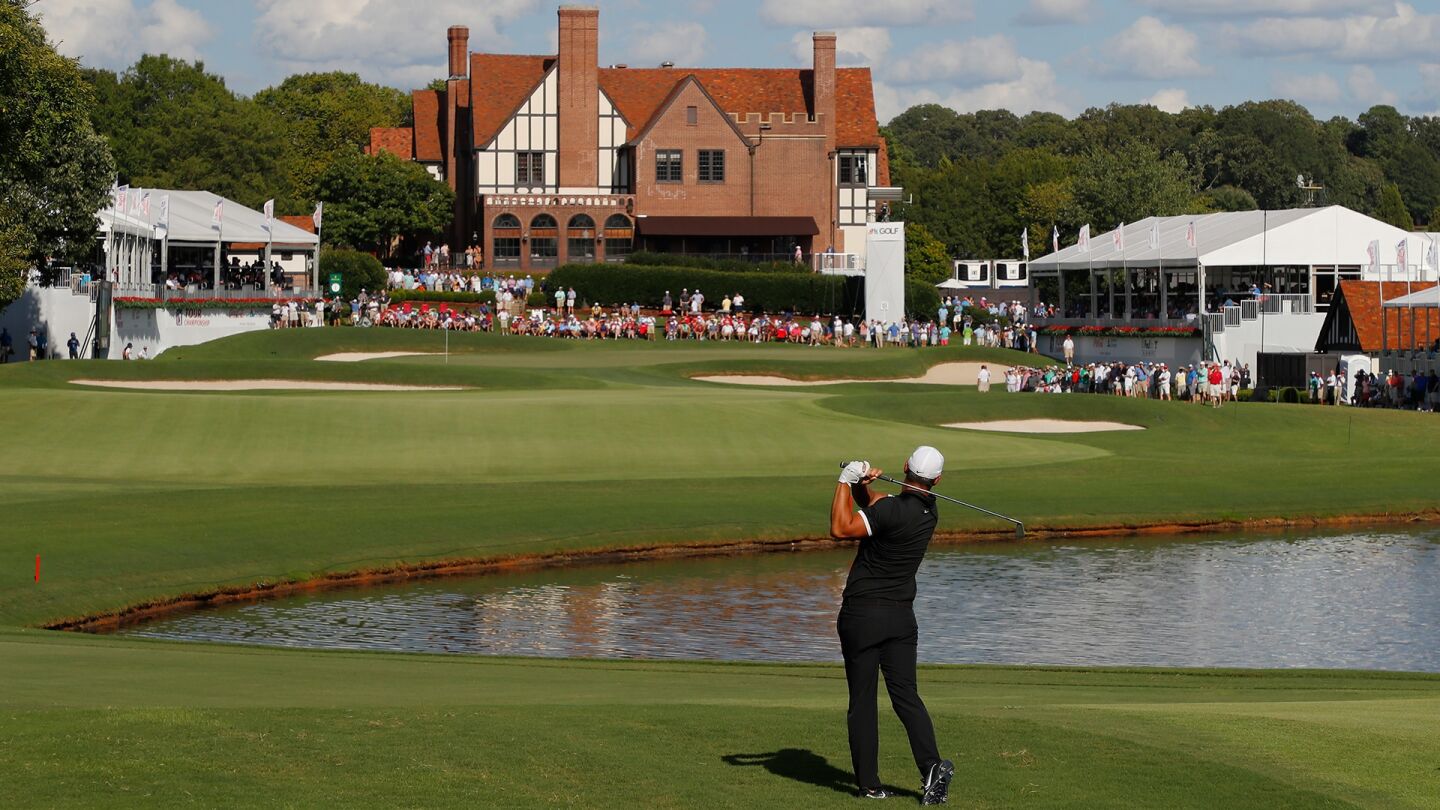 koepka_1920_tourchamp19_d1_clubhouse.jpg