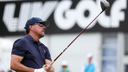 mickelson_1920_livgolfbedminster_swing_signage.jpg