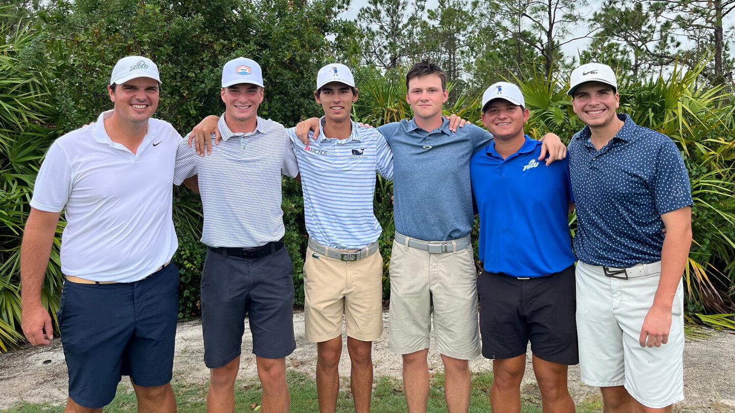fgcu_1920_team_2022.jpg