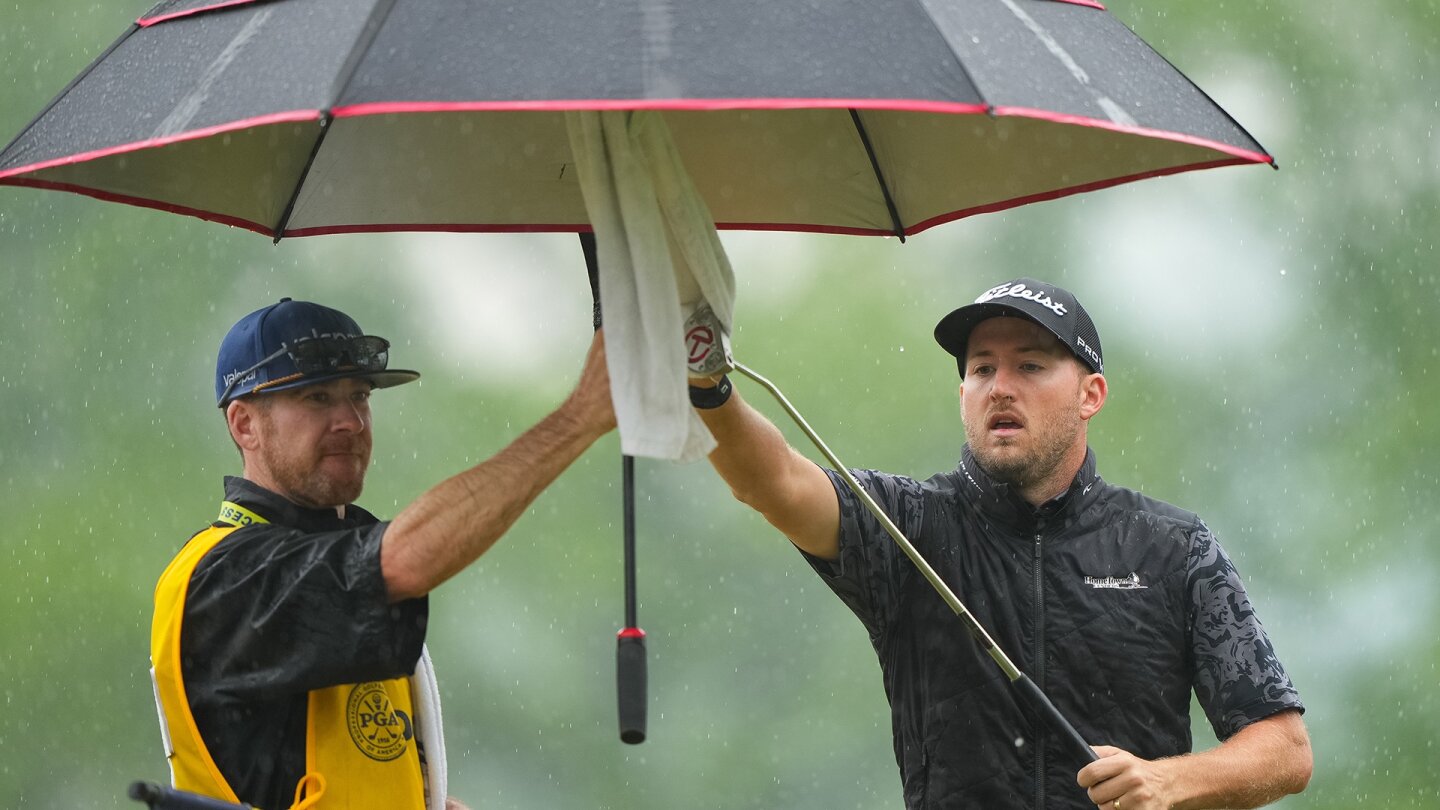 hodges_1920_pga23_d3_rain_caddie_umbrella.jpg