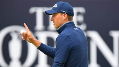 spieth_1920_open21_point.jpg