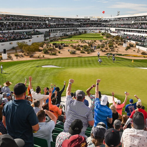 crowd_1920_wmpo20_d1_16th.jpg