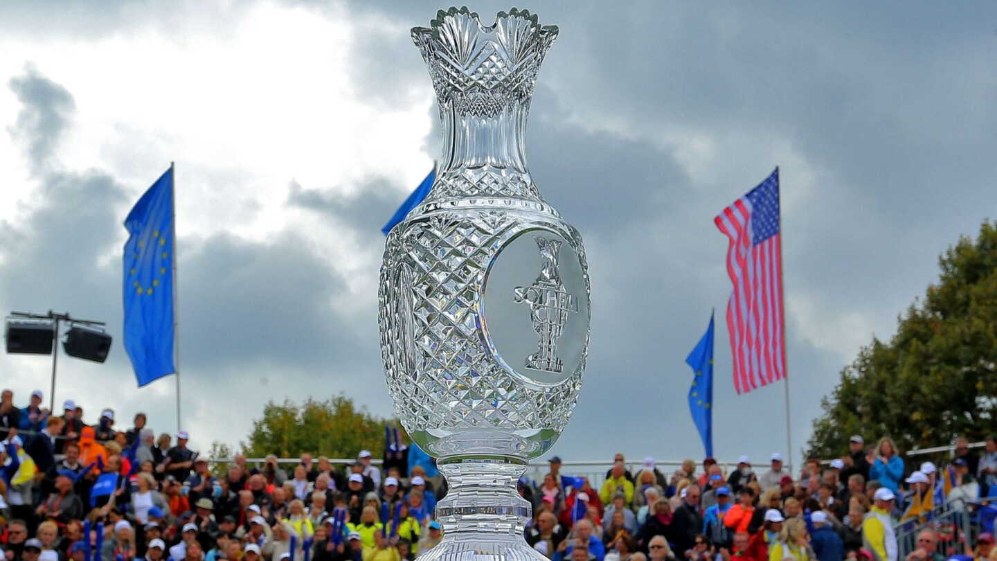_SolheimCup15_1920_flags_fans.jpg