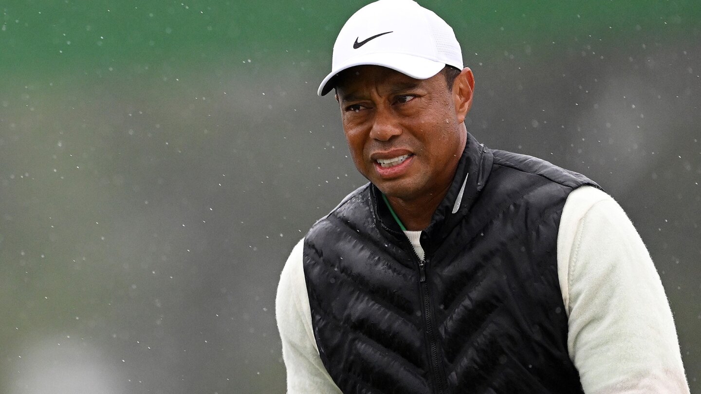 woods_1920_masters23_d3_rain_grimace.jpg