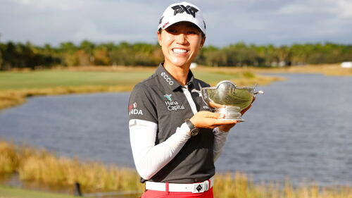 LKo_1920_cme21_d4_VareTrophy.jpg