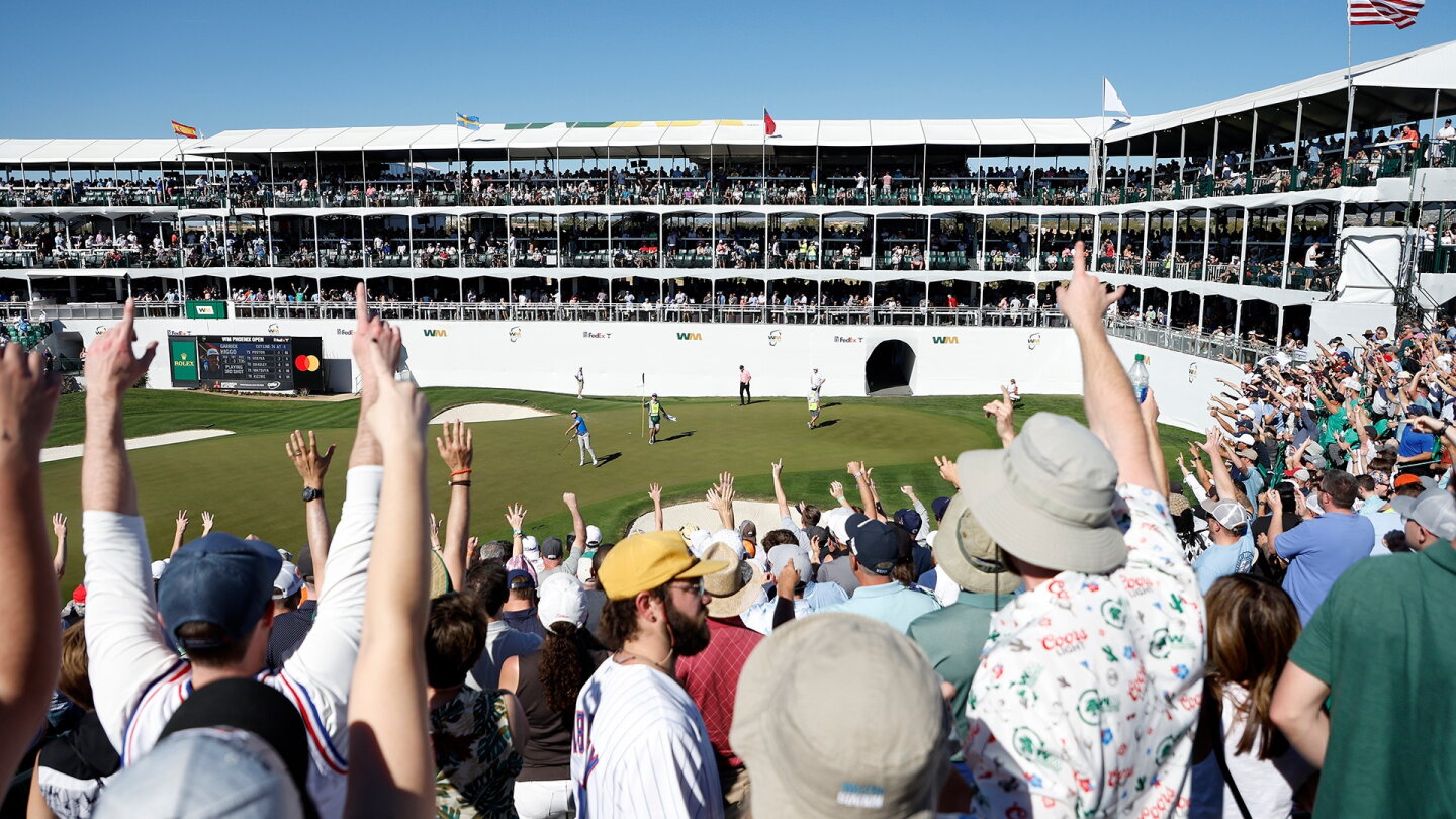 16th_wmpo22_fans.jpg