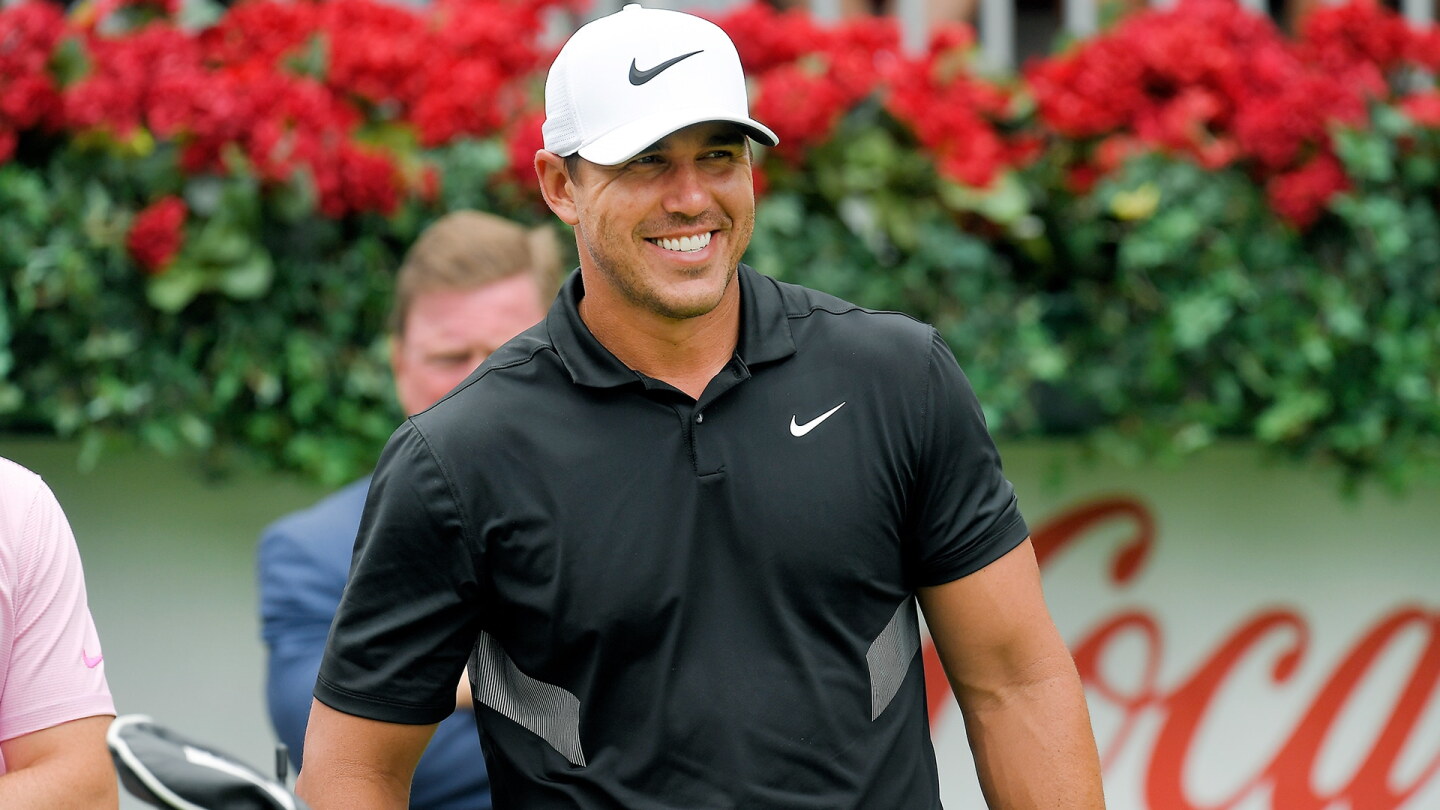 koepka_1920_tour19_d4_smile.jpg